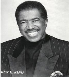 美国知名黑人男歌手宾伊金（Ben E.King）。