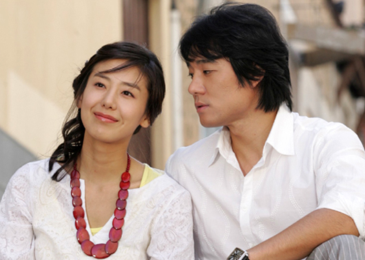 尹晶喜（左）與李太坤合拍韓劇《老天爺啊！給我愛》在台聞名。資料照片.jpg.jpg